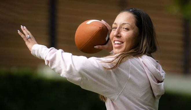 如今更强调 如今更强调